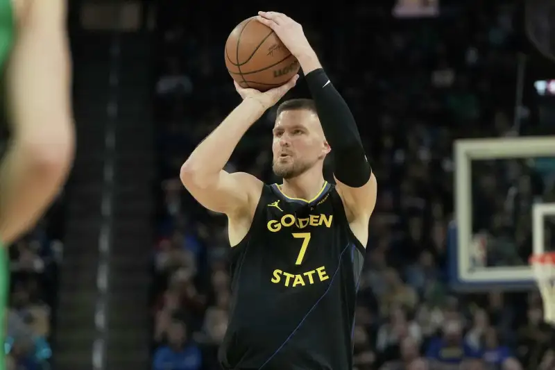 金年会娱乐-Slater：波尔津吉斯已随队前往休斯顿，是否出战尚未确定