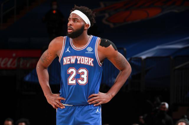 1617093905836090948.jpg mitchell-robinson-knicks-surgery-foot.jpg